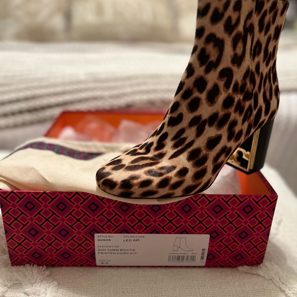 Tory Burch Gigi like new